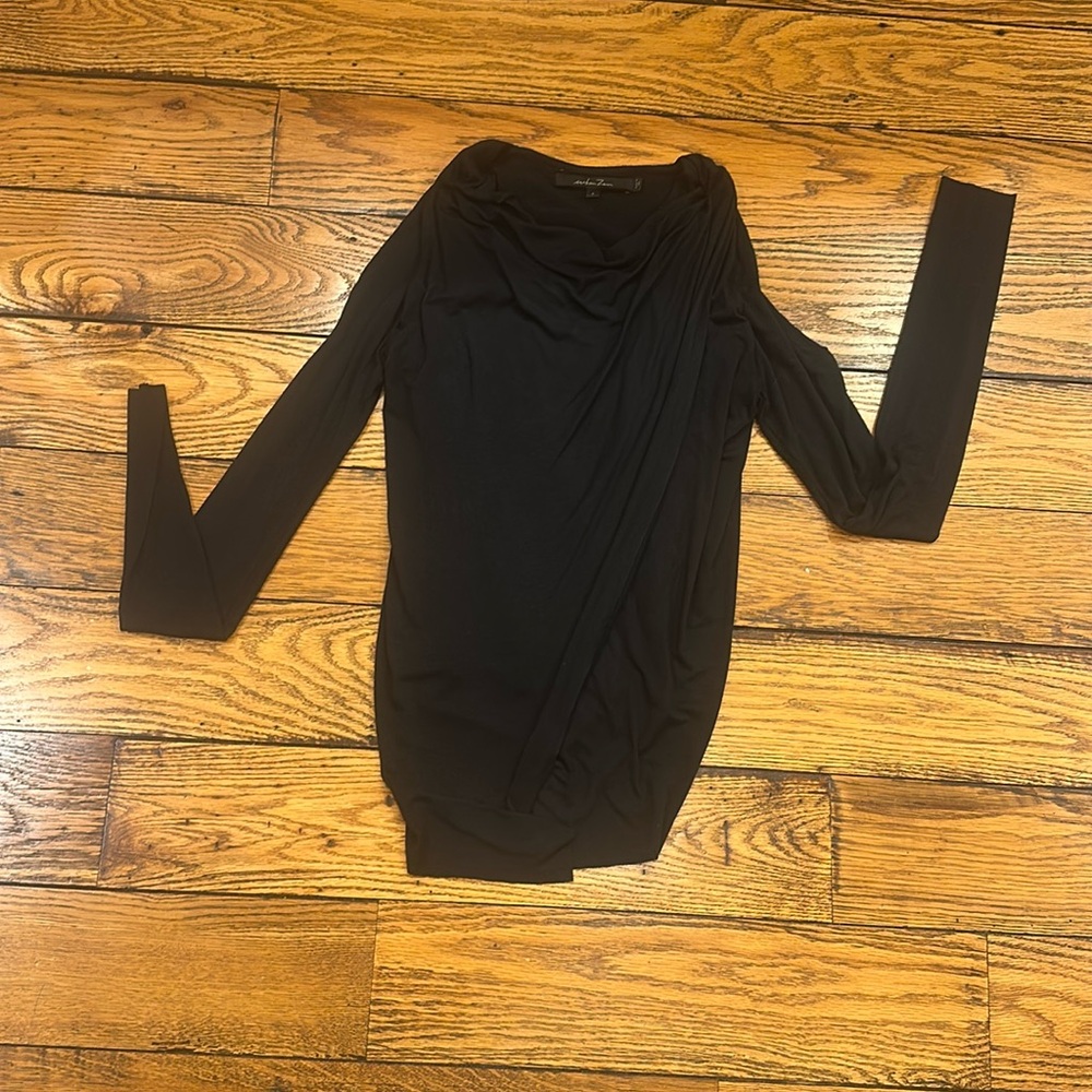 URBAN ZEN BLACK JERSEY LONG SLEEVE COLD SHOULDER TOP SIZE SMALL-BEAUTIFUL DRAPE
